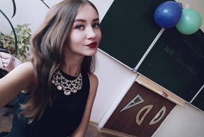 Яркие учительницы, в которых влюбляются старшеклассники и их отцы