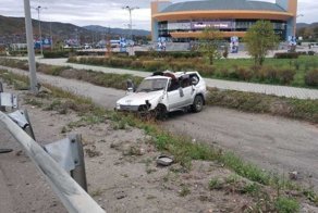 Авария дня.  Пьяная автомобилистка вылетела из машины во время ДТП