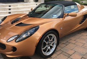 Страховая компания списала Lotus Elise в тотал из-за небольшой царапины на бампере