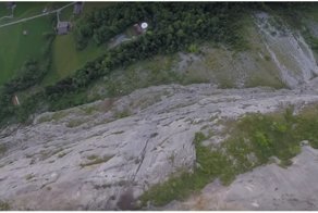 Бейсджампер заснял свой неудачный прыжок, который чуть не стал для него последним