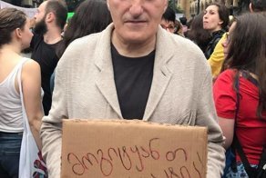 Мужчина встретил пса, которого тщетно искал 3 года