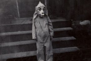 Винтажные фотографии до жути страшных костюмов на Хэллоуин