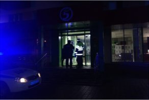 Жительница Нижнекамска застряла в дверях при попытке взломать супермаркет