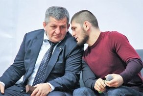 Отец Хабиба простил Конора, и пригласил его в Дагестан