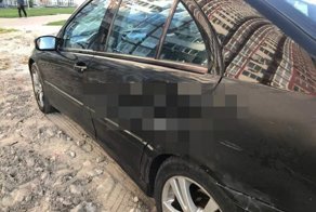 Черный Мерседес с небольшими "царапинами"