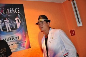 Внезапно умер солист группы "Нэнси", известной хитом о сигаретах с ментолом
