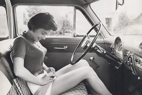 Бюстгальтер «пуля»: модное нижнее бельё в середине 20-го века, отвлекающее внимание от глаз