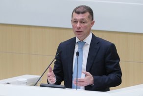 Новости из параллельной реальности: Максим Топилин заявил о беспрецедентном росте зарплат в России