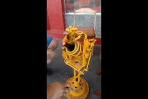 Оригинальная открывалка для пивных бутылок