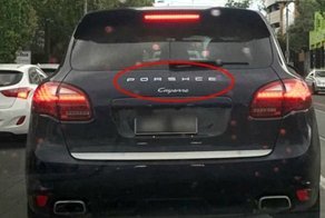 На Porsche Cayenne заметили глупейшую ошибку, которая наводит сомнения