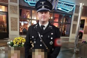 Неудачный Хэллоуин: «умный» американец нарядил сынишку в костюм Гитлера