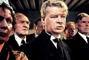 Забытые и покинутые: знаменитые люди, ушедшие из жизни в домах престарелых