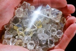 Алмазная афера века. Кто и как грабил хранилище российских драгоценностей