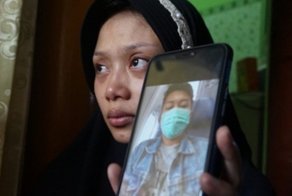 Последнее селфи: пассажир упавшего самолета успел попрощаться с женой