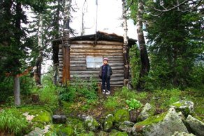 Изба в тайге. Хакасия