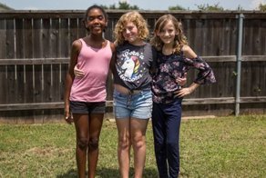 Трое школьников в США начали менять пол