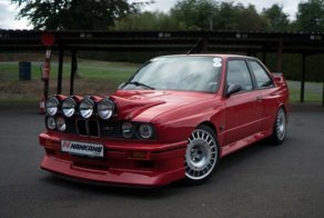 Эволюция омологации: идеальный BMW E30 M3 из Англии