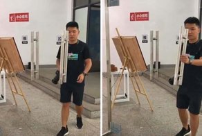 Забавный розыгрыш с фальшивой дверью