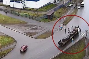 В Петрозаводске груженный камнем грузовик врезался в толпу пешеходов