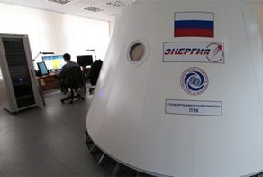 Рогозин предложил испытывать систему аварийного спасения космонавтов на ее разработчиках
