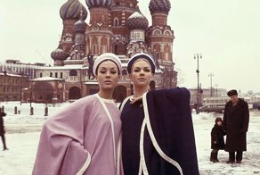 Фото Москвы в 1965 году с гостьями из будущего