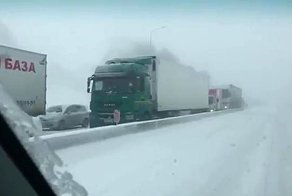 Взрыв ГАЗели на трассе М-4 в Ростовской области