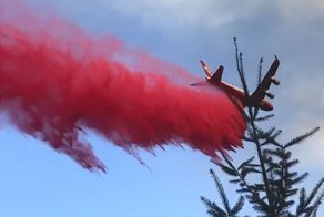 Видео: самый мощный в мире пожарный самолет борется с огнем в Калифорнии