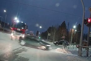 Опель влетел в пожарную машину со спецсигналами