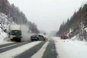 Авария дня. В Свердловской области погибли отец с дочерью