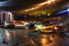 Авария дня. Лихач протаранил таксистов в Кашире