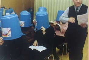 Люди из учебников по иностранному языку, с которыми явно что-то не так