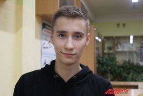 «Все стояли и смотрели». Школьник спас тонущего ребёнка