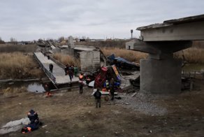 Уже девятый: в Воронежской области под тяжестью двух грузовиков обрушился мост