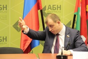 Депутат Госдумы отправил образованных безработных на вакансии уборщиц