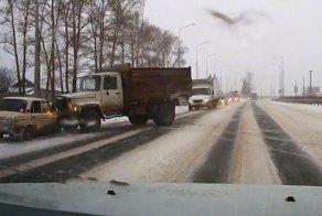 Занос "шестерки" в Кировской области