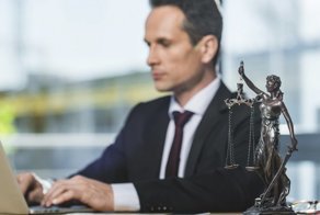 Уральская школьница судится с родителями за право учиться