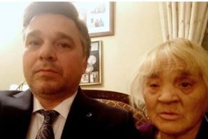 Бабушку, попросившую бумажный гигиенический пакет, высадили из самолета