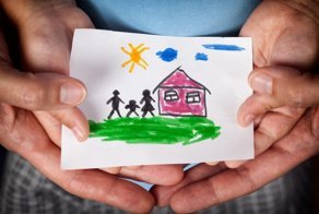 Россиянам, больным ВИЧ и гепатитом С, разрешат усыновлять детей