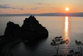 Остров Ольхон. Скала Шаманка. Поселок Хужир