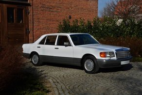 Mercedes-Benz 560 SEL 1987 года с минимальным пробегом из Польши