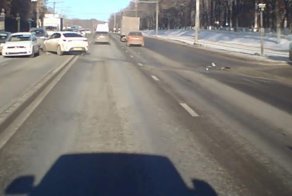 Авария дня. Девушка залипла в телефон и устроила замес
