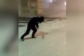 Это Норильск, детка!: в сети появилось видео, как житель города пытается в пургу дойти домой