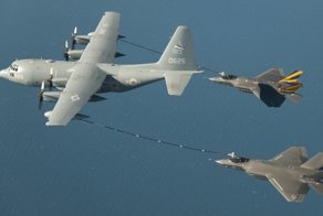 Американский истребитель столкнулся с самолетом KC-130 у побережья Японии