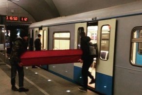 Я лежу, не охаю, мне теперь все по-...боку