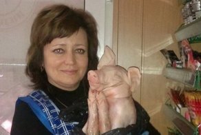 Подложи родственникам свинью на Новый год: необычные идеи подарков