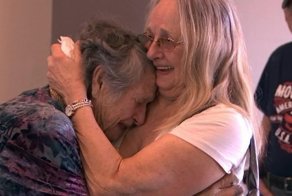 Мать встретилась с дочерью 69 лет спустя