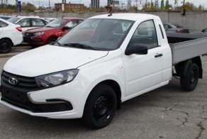 В сети появились фотографии LADA X-Ray пикап