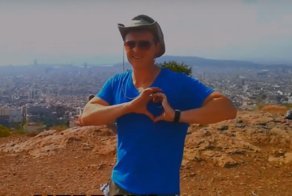 Парень сделал красивое предложение, признавшись в любви на всех языках мира