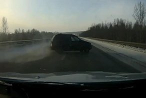 Начинающий водитель не посмотрел в зеркала перед перестроением
