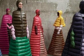 Пуховики Moncler в виде спальных мешков стали хитом сезона